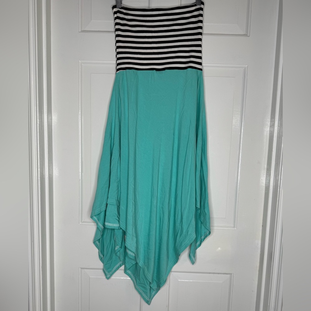 Buttercream Clothing 3-1 Poncho/Strapless Dress/Skirt B&W with Teal Size: Small